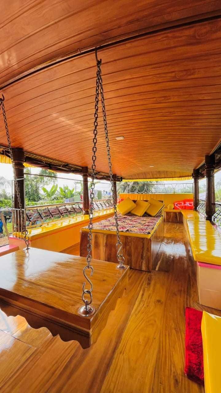 4 Premium Alleppey shikara sunset cruise setup
